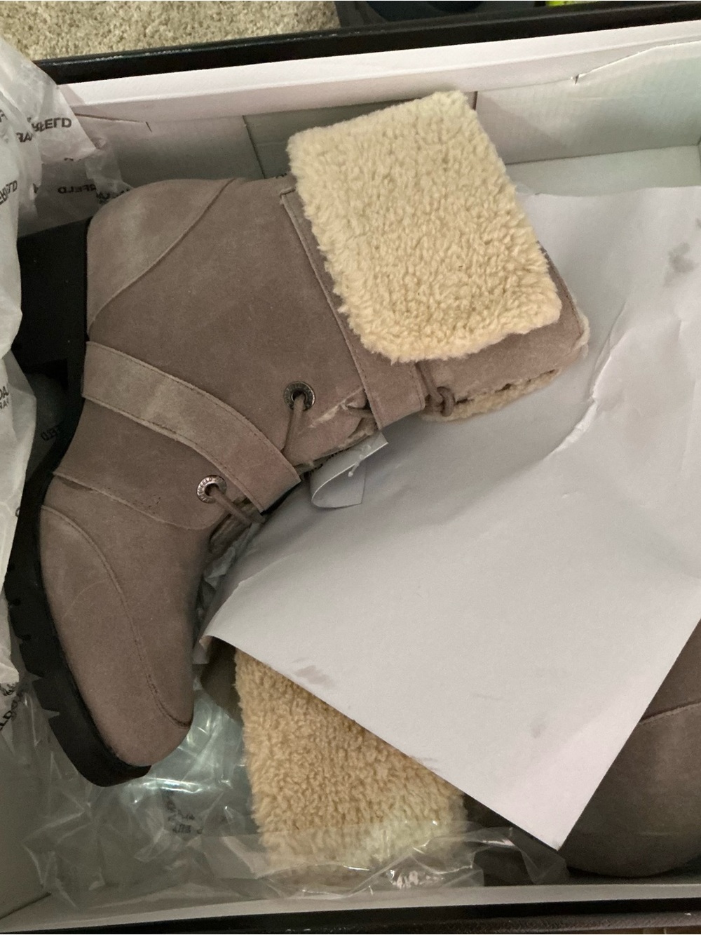 Karl Lagerfeld Paris Sherpa Combat Boots NWT Beige Lug Sole Size 7.5 - Picture 4 of 9